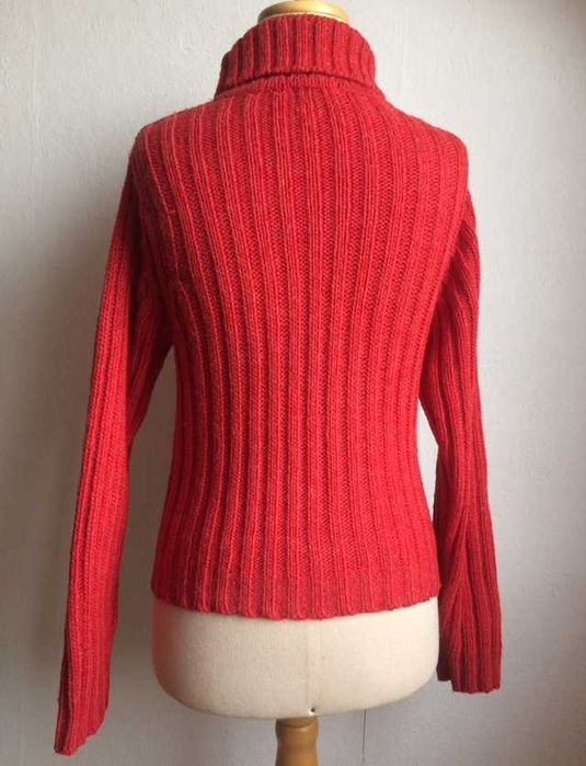 Czerwony gruby cieply sweter Interval M/L golf kangurka wełna wool