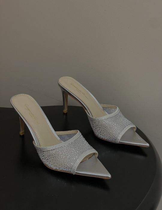 Gianvito Rossi klapki damskie z siatki i kryształków