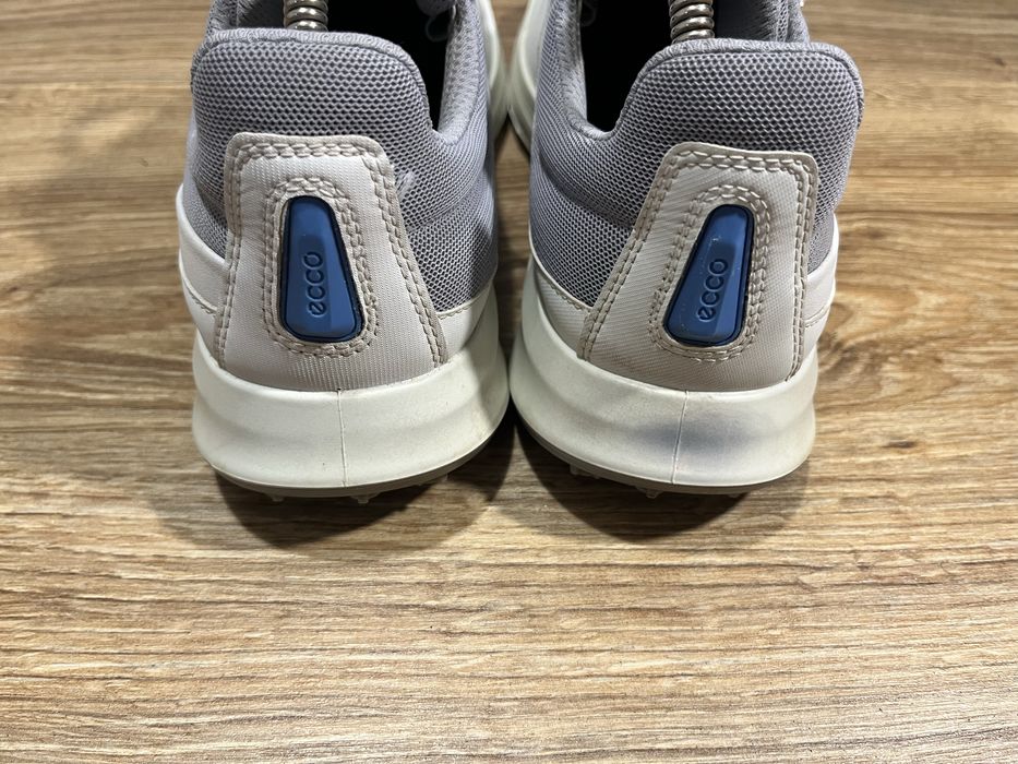 Кросівки ECCO  Розмір 41(26,5 см.) Ціна 1290 грн.