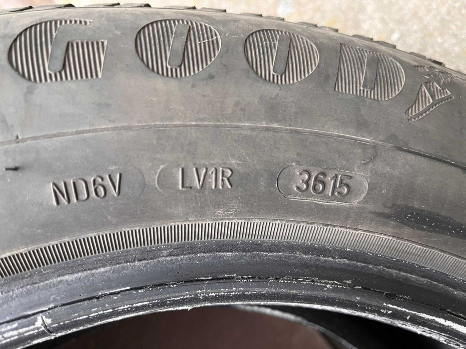 215/65R16 Goodyear Ultragrip Ice 2
