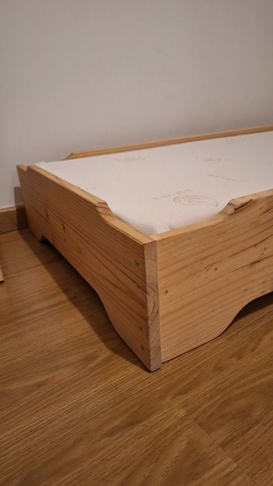 Cama montessori criança