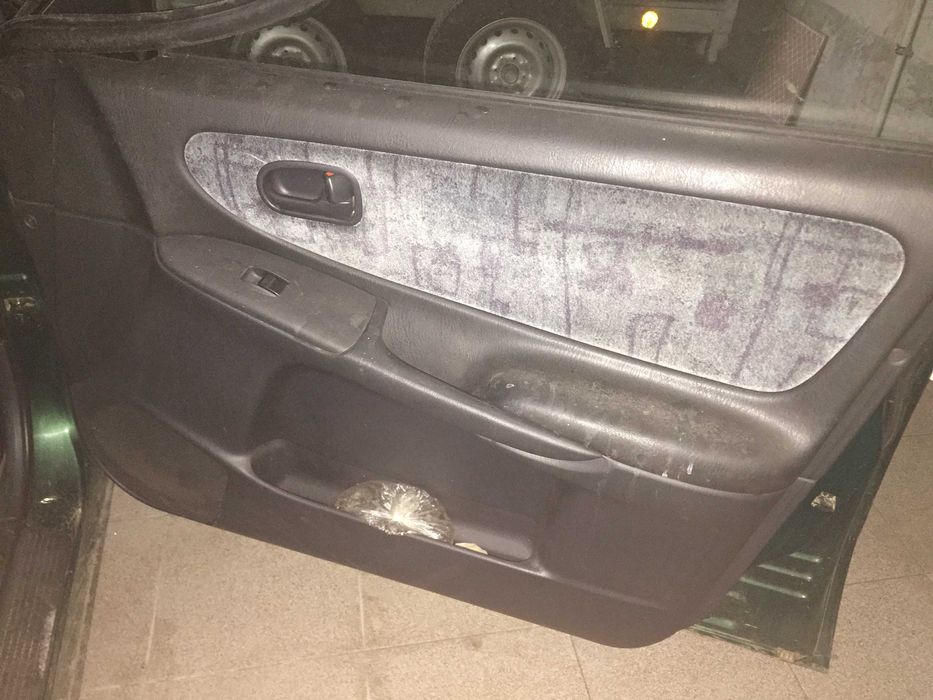 Mazda 626 GF 1998 року