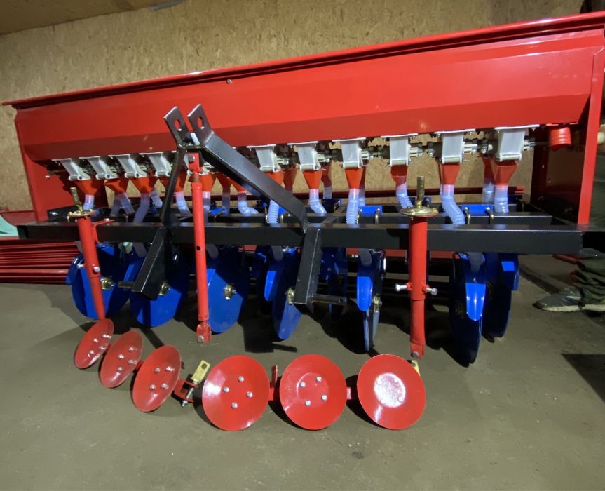 Зернова Сівалка (з бункером з нержавійки) Заря ДТЗ