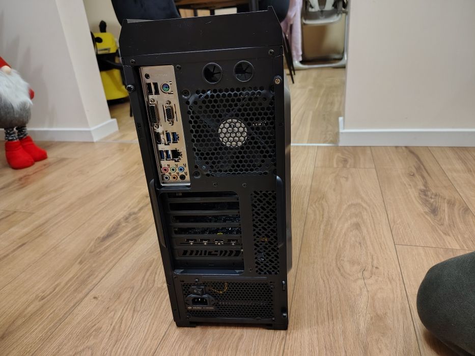 Komputer stacjonarny AMD RYZEN 5 3600 RADEON RX 6600XT