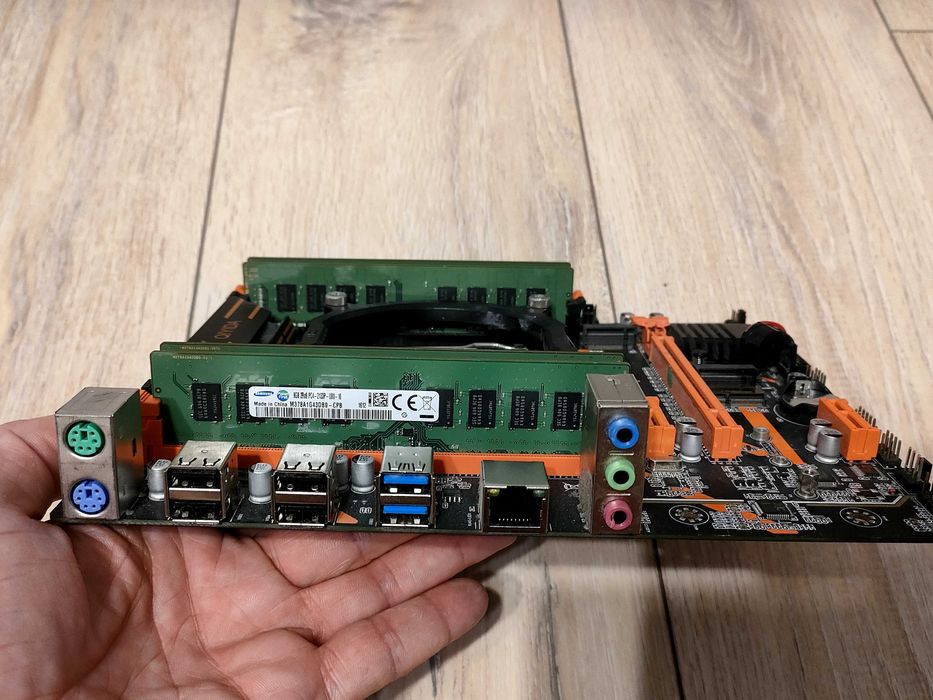 Материнська плата комплект Qiyida X99 E5 H9 DDR4 32 gb  xeon e5 2670v3