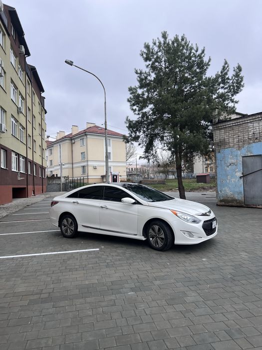 Hyundai Sonata гібрид