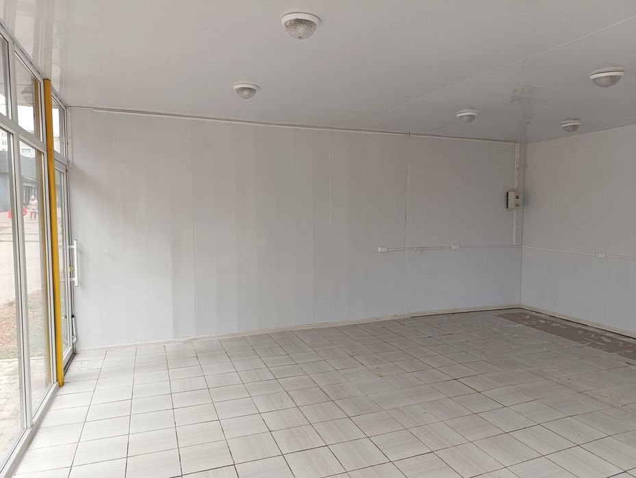 Продаж пр. Тракторобудівників р-н 11 поліклініки 39 м2