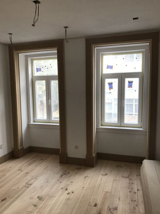 Instalação Piso vinilico e flutuante decks e carpintaria limpos em geral