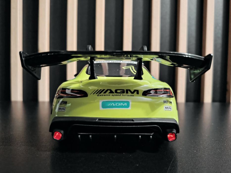Samochód RC HyperDrive do driftu 4x4, 60km/h, LED, 2 komplety kół (drift/racing)