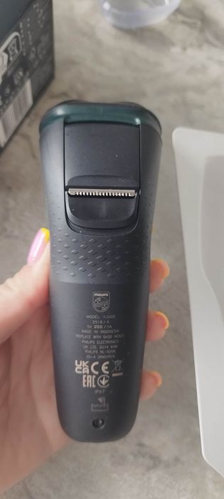 Продам бритву Philips
