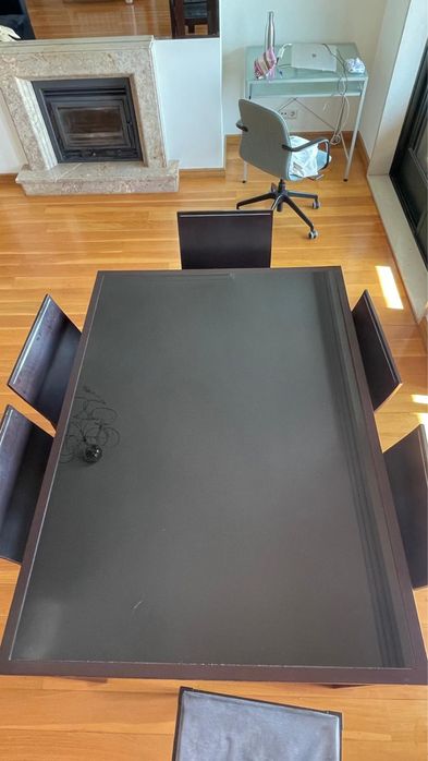 Conjunto Mesa Extensível e 6 cadeiras