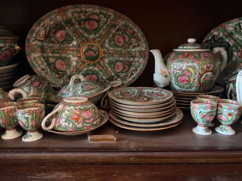 Conjunto Louça Chinesa aprox 116 peças