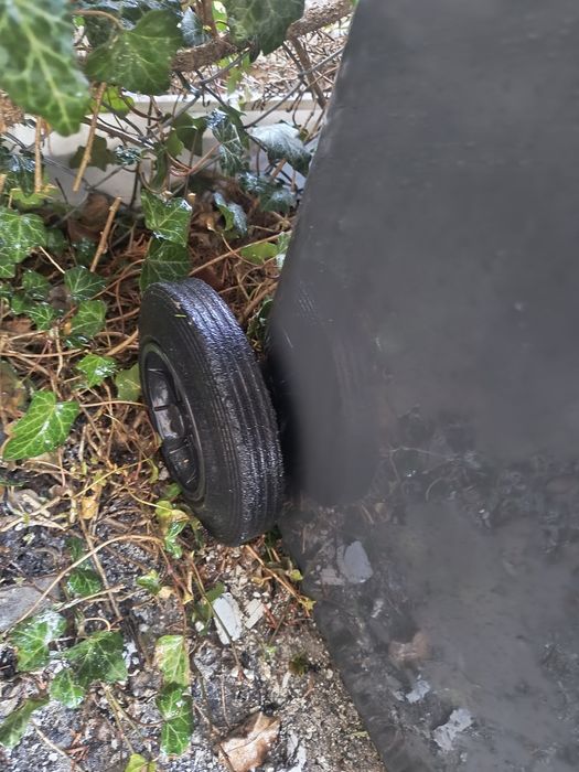 Kosz na smieci 240 l