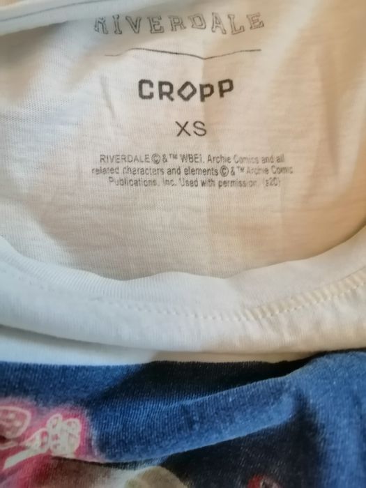 Riverdale bluzka z ktutkim rękawem Crop