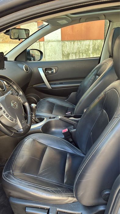 Nissan Qashqai -  Versão Tekna Premium - 123 mil km (2012) - veiculo nacional