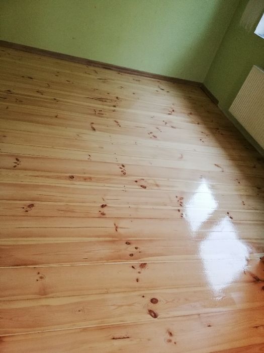 Cyklinowanie bezpyłowe, renowacja starych podłóg drewnianych.