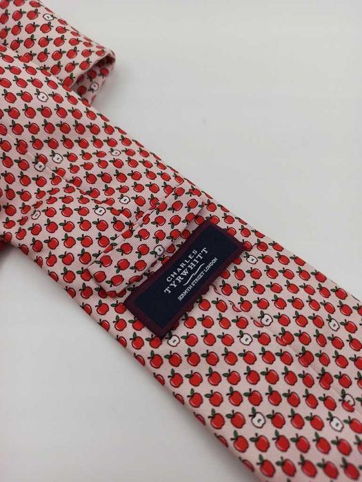Charles Tyrwhitt czerwony jedwabny krawat w jabłka