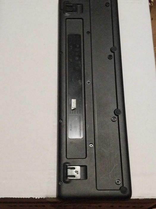 Колонки працюючі, клавіатури під ремонт.