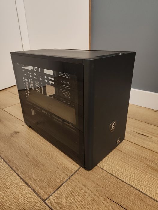 Obudowa coolermaster NR200P