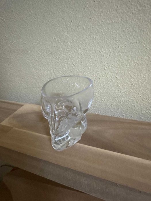 Copo Shot Caveira em Vidro – Novo