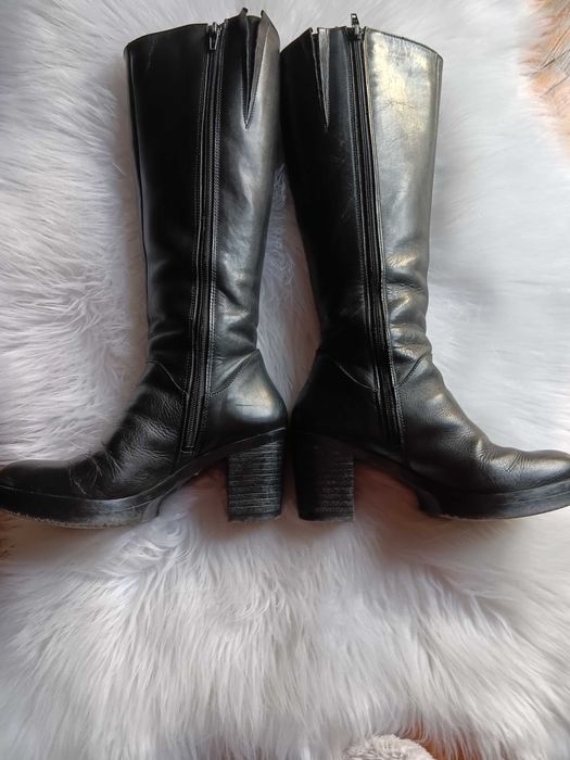 Botas cano alto compensadas FOREVA em pele