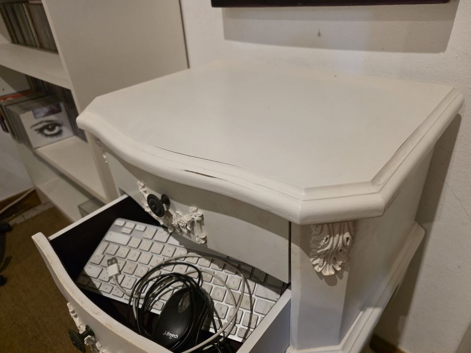 Mesinha de cabeceira vintage