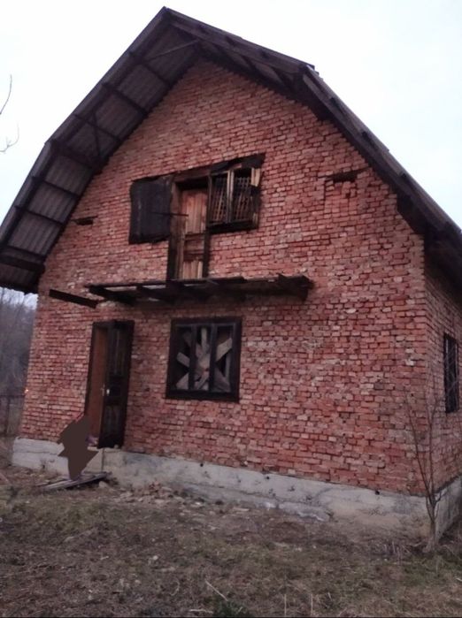 Продам земельну ділянку з будинком