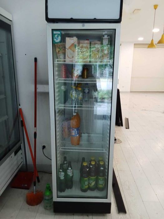 Arca de refrigeração ( bebidas e afins )