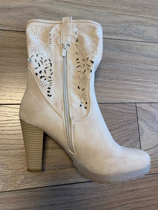 Buty damskie na obcasie | Beżowe