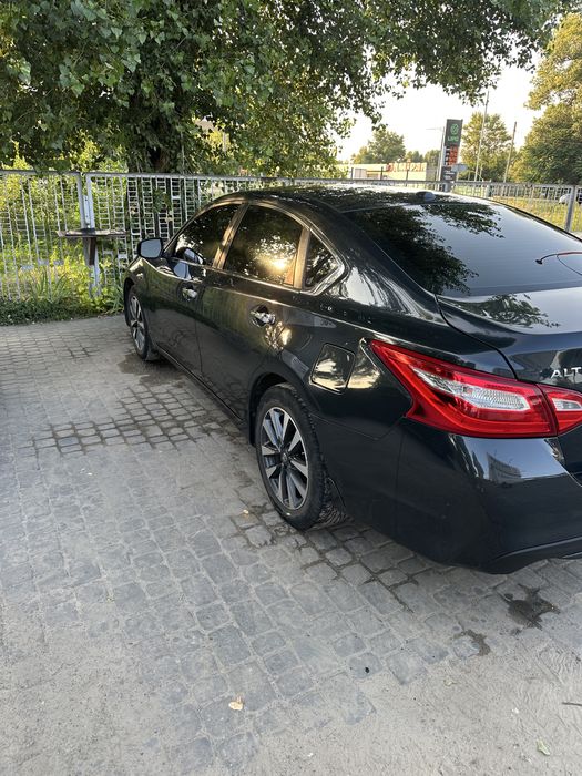 Продам nissan altima