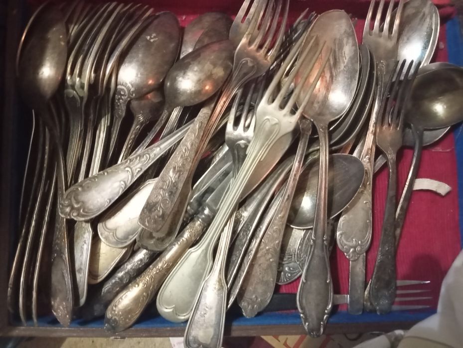 Наборы столовых приборов