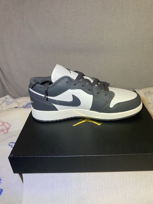 Jordan 1 low grey