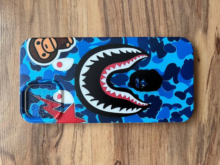 etui na telefon 13-14 bape
