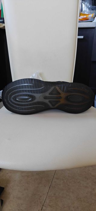 Кроссовки мужские всесезонные.