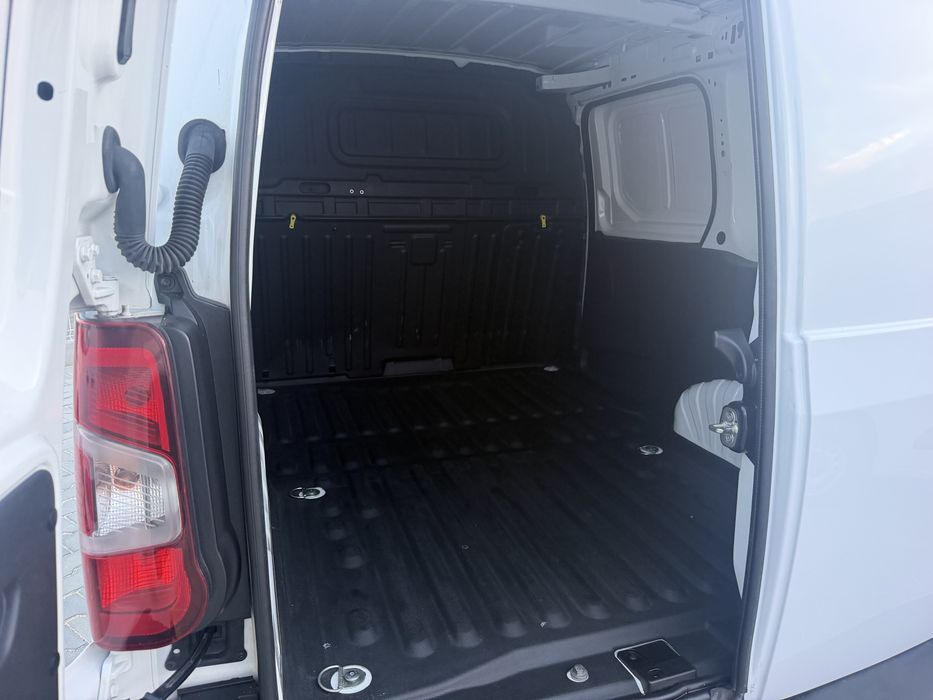 Citroen Berlingo 1.5 HDI 2022 NACIONAL TOPO GAMA Cammes 8 mm