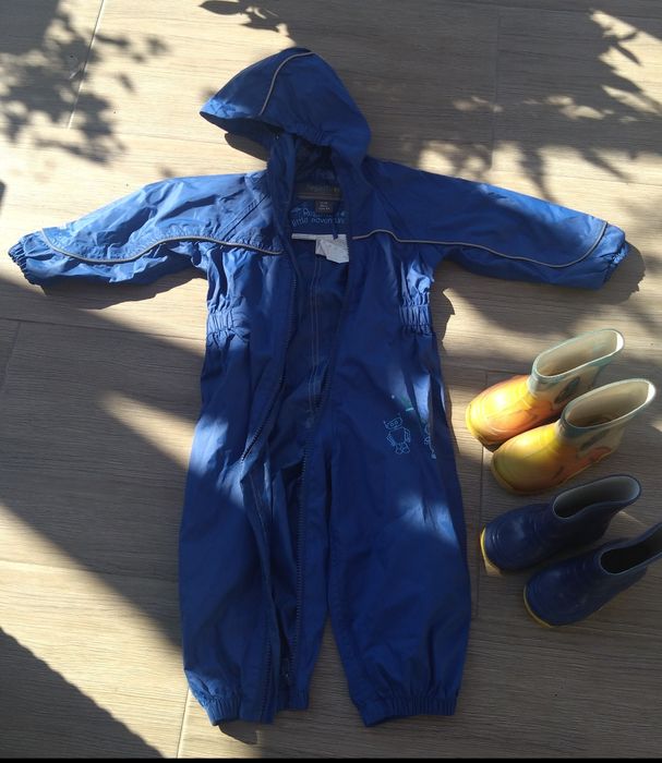 Kombinezon przeciwdeszczowy regatta + 2 pary kaloszy