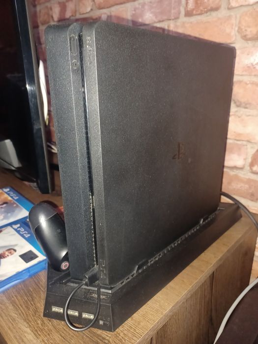 Konsola PS4 ÷gry÷podstawka