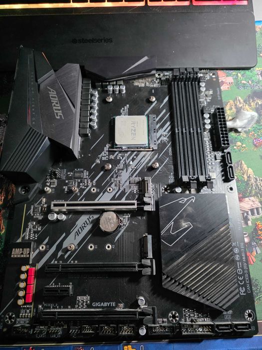 Материнська плата gigabyte b550 Aorus Elite (ATX) для AM4