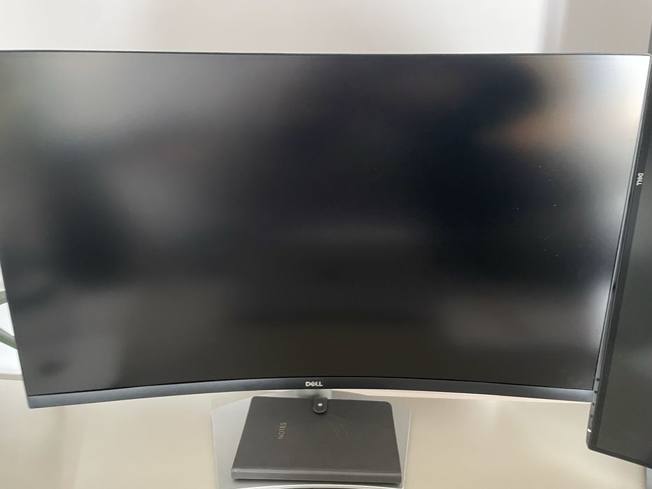 Monitor Zakrzywiany Dell 4K 32 Ultrawide