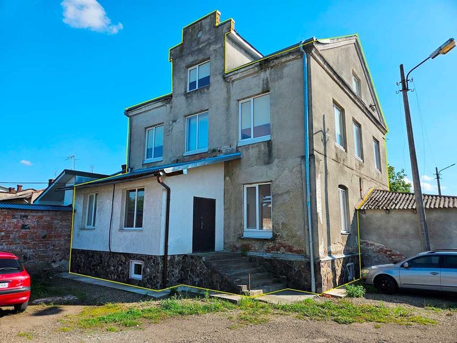 Продається виробничо-офісне приміщення в центральній частині м.Стрий