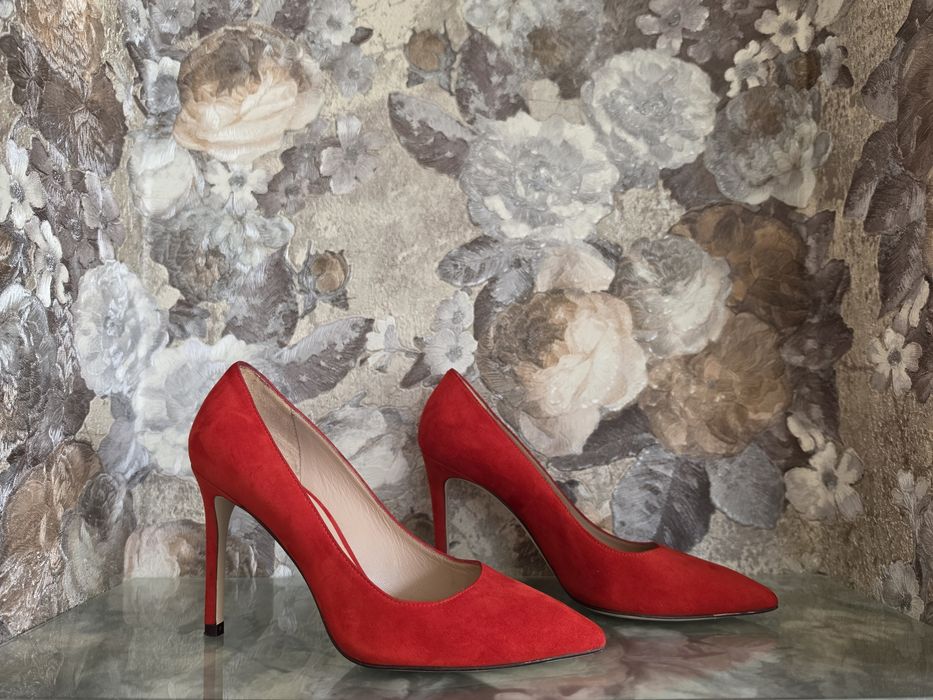 Червоні туфлі-човники Stuart Weitzman оригінал р.34