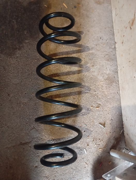 Продам пружини нові