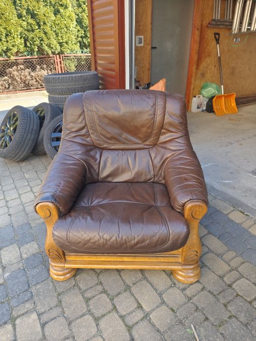 Skórzany fotel i skórzana sofa