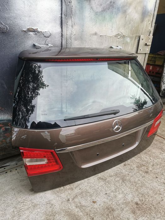 Klapa bagażnika Mercedes E Klasa W212 Kombi kod lakieru 526