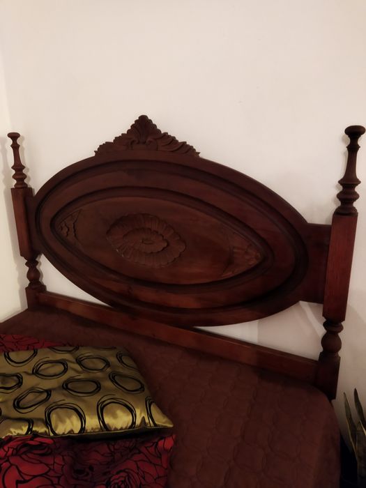 Cama + colchão e estrado