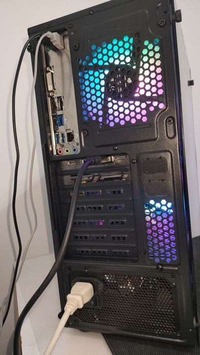 PC RGB GRY Intel i5 10400f 6/12 DDR4 16GB RTX2060S 8GB 650w WiFi W11