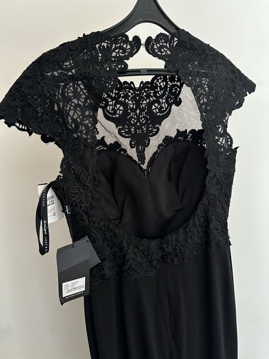 Довга чорна вечірня сукня з мереживом