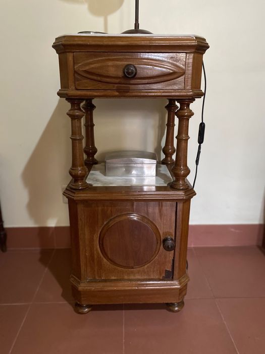 Mesa de cabeceira marmore