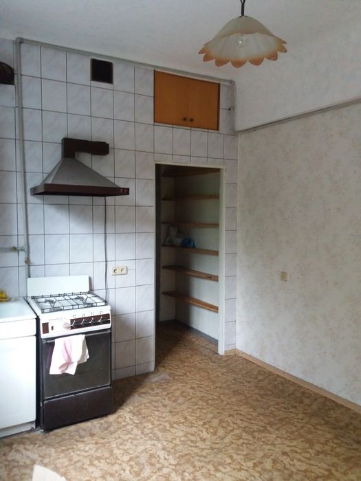 2-х комнатная сталинка, 64м. (переоборудована в 3-х комнатную) Чумака