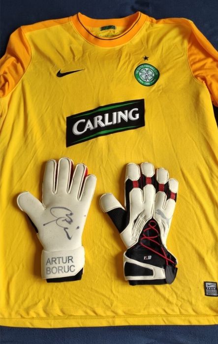 Koszulka A. Boruc z czasów Celtic Glasgow.